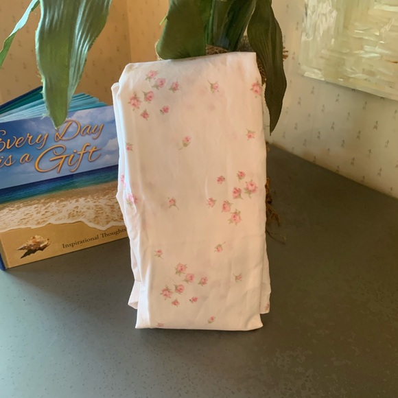 Shabby Chic, NEW NEVER USED, set of 2 KING pillowcases, SPRINKLES, SOFT. - Picture 3 of 8